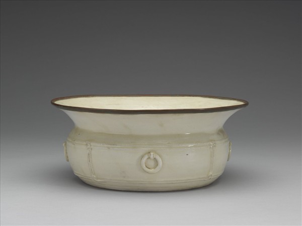 白瓷劃花雙魚繩紋四環耳洗