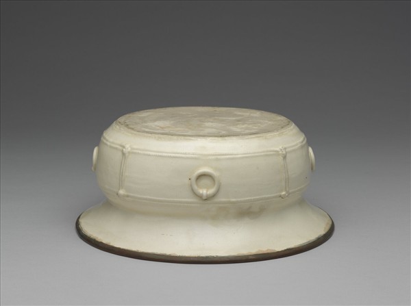 白瓷劃花雙魚繩紋四環耳洗