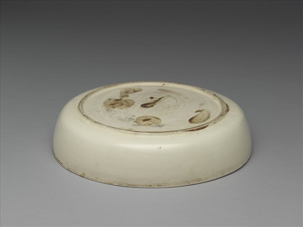 白瓷劃花雙魚紋洗