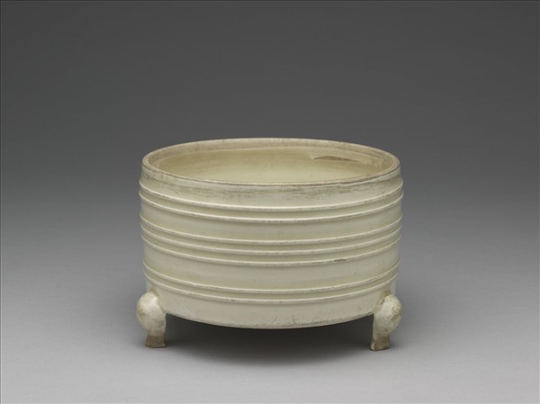 定窯 白瓷弦紋樽