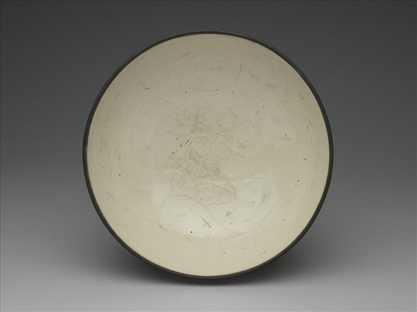 定窯 白瓷劃花魚藻紋碗