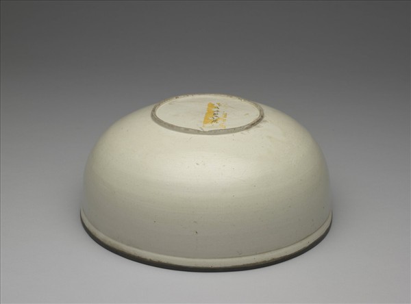 定窯 白瓷劃花魚藻紋碗