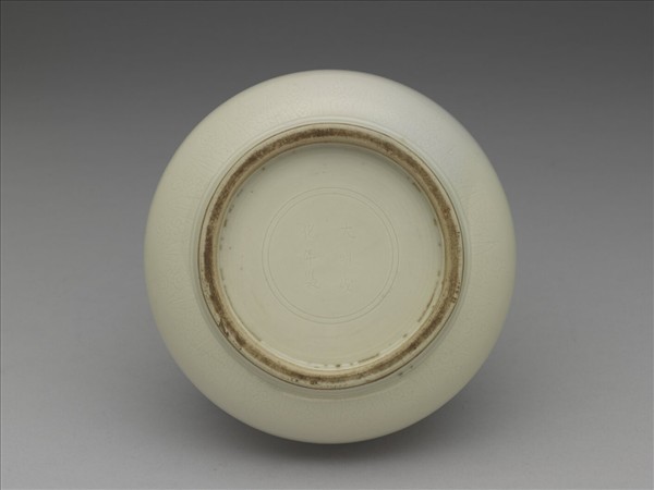 白瓷番蓮紋簋式爐