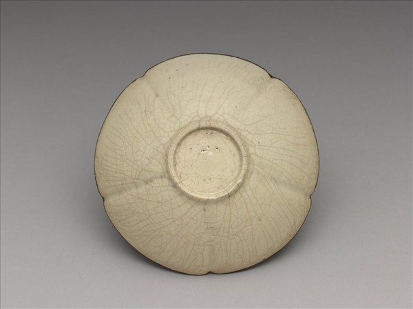 定窯 白釉梅花式碗