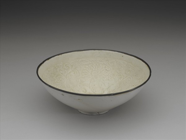 定窯 白瓷印花四季花卉紋碗