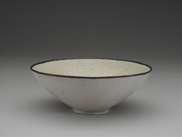 定窯 白瓷印花四季花卉紋碗