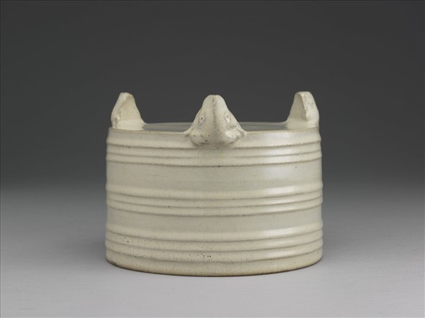 廣窯 白瓷弦紋三足爐