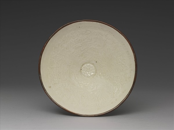 定窯 白瓷鴛鴦穿花紋笠式碗