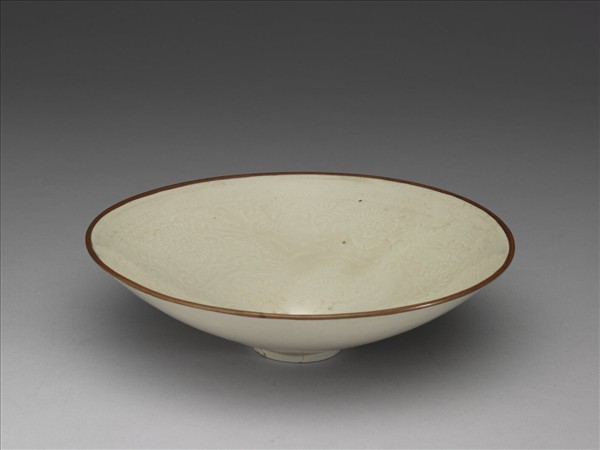 定窯 白瓷印花雙鳳穿花紋笠式碗