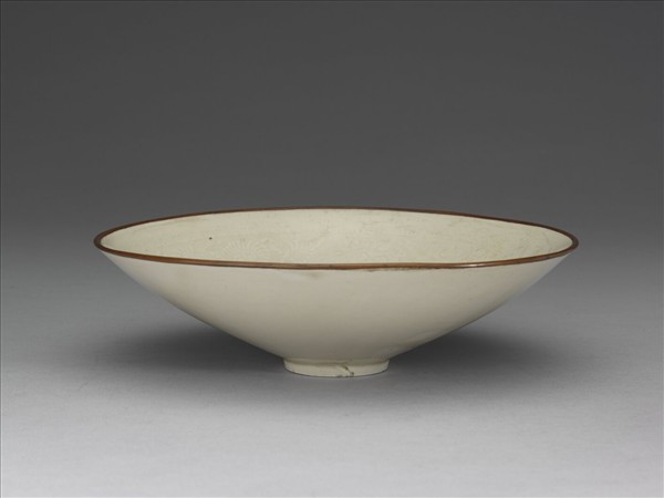 定窯 白瓷印花雙鳳穿花紋笠式碗