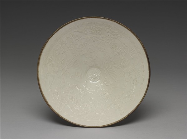 定窯 白瓷印花雲鳳紋笠式碗