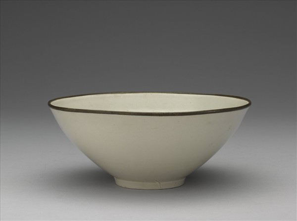 定窯 白瓷印花蓮荷雙魚紋碗