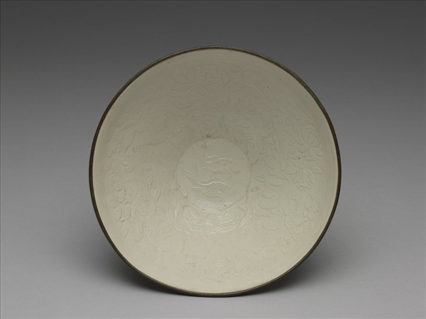 定窯 白瓷印花蓮荷雙魚紋碗