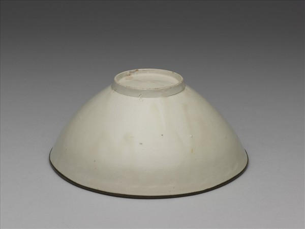 定窯 白瓷印花蓮荷雙魚紋碗