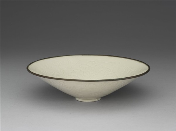 定窯 劃花海石榴笠式碗