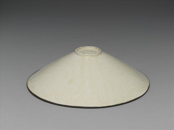 定窯 劃花海石榴笠式碗