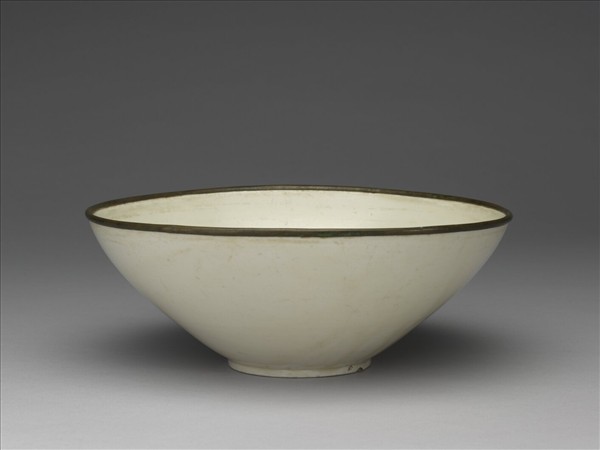 定窯 白瓷劃花魚紋碗