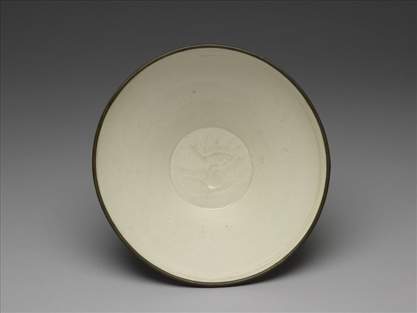 定窯 白瓷劃花魚紋碗