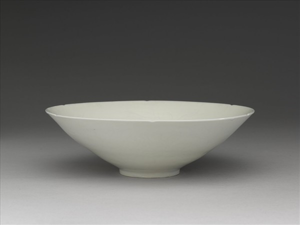 景德鎮窯系 白瓷劃花牡丹紋碗