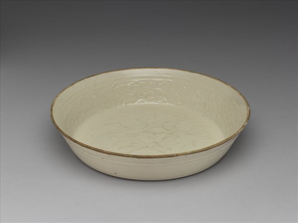 白瓷印花獅戲圖蔗段式洗