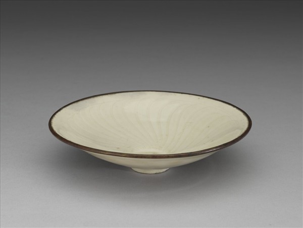 定窯 白瓷旋紋笠式盞