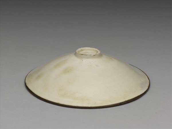 定窯 白瓷旋紋笠式盞