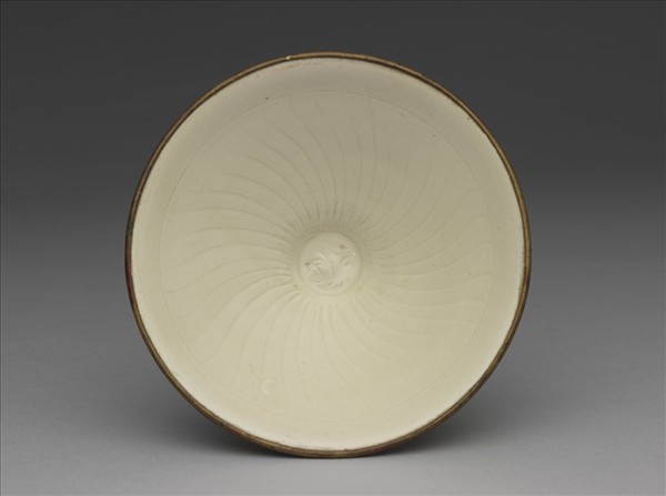 定窯 白瓷旋紋笠式盞