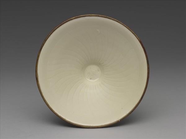 定窯 白瓷旋紋笠式盞