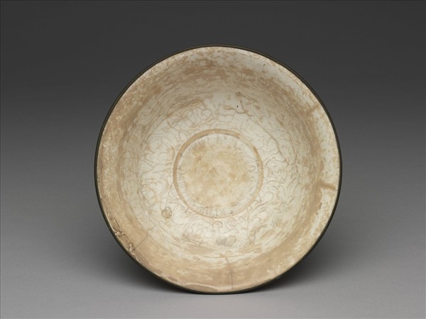 定窯 白釉雲龍紋碗