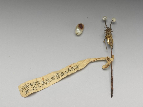 金嵌珍珠蟈蟈簪