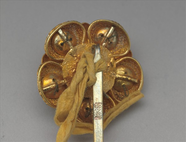 金纍絲梅花簪