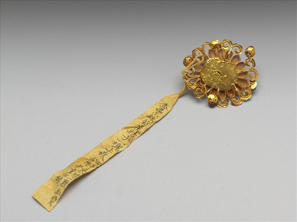 金纍絲菊花結子