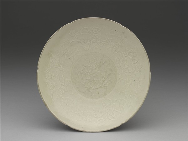 定窯 印花蓮塘水禽花口盤
