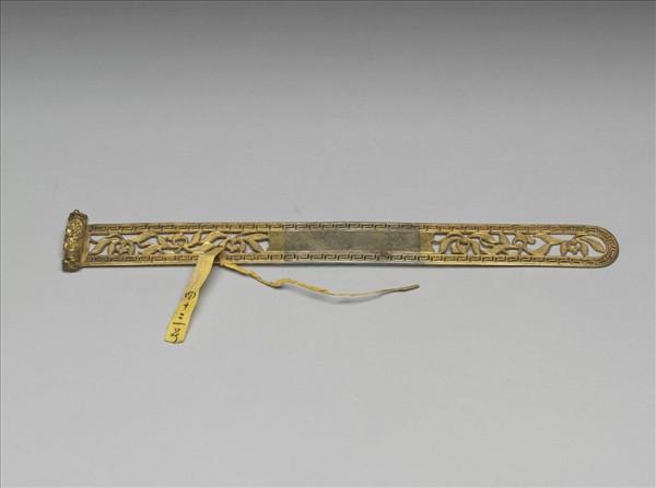 鍍金鏤空花葉紋扁方