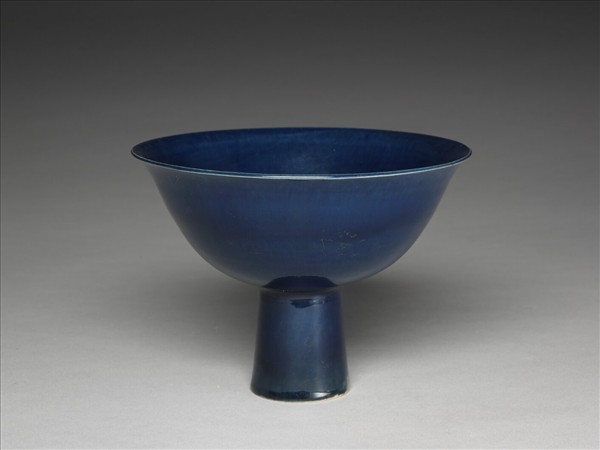 霽青釉高足碗