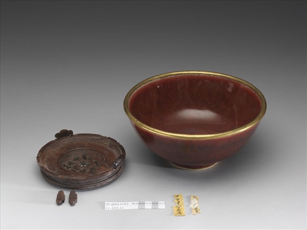 寶石紅釉碗