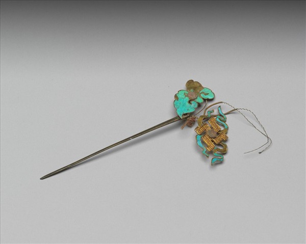 鍍金纍絲點翠卍字簪
