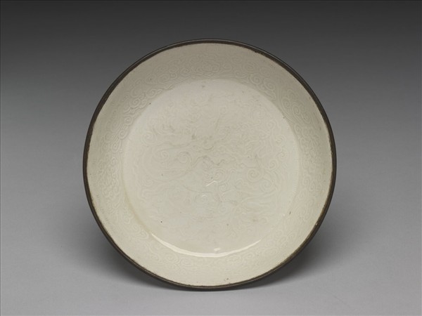 定窯 白釉印花雲龍紋盤