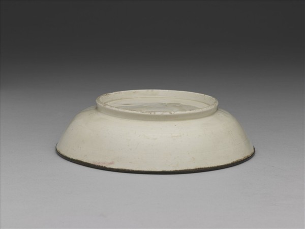 定窯 白釉印花雲龍紋盤