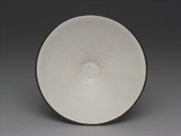 定窯 白瓷劃花花卉紋碗