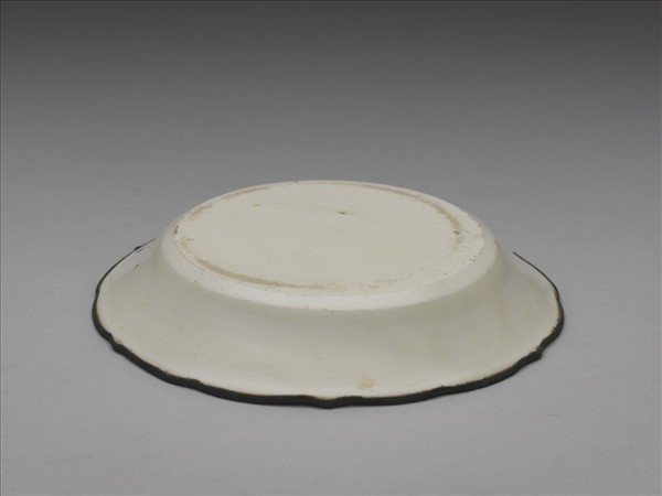 定窯白瓷劃花水波雙魚紋碟- 故宮