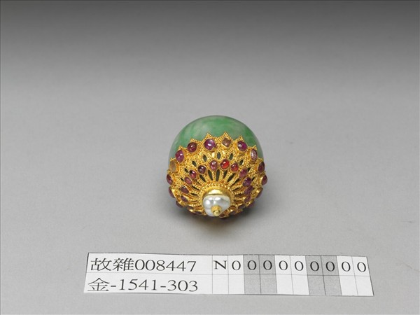 玉鑲金嵌寶石鈕