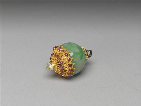 玉鑲金嵌寶石鈕