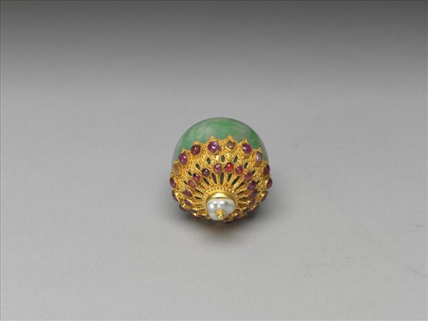 玉鑲金嵌寶石鈕