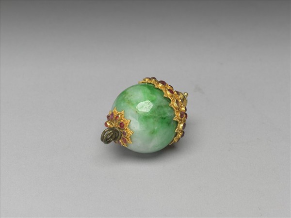 玉鑲金嵌寶石鈕