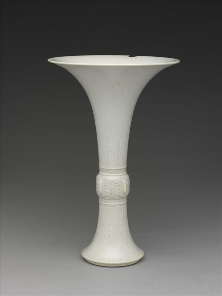 甜白釉蕉葉紋觚