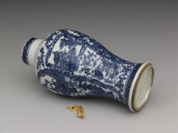 青花山水圖梅瓶