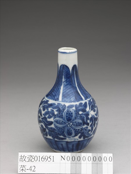 青花花卉紋瓶