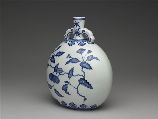 青花花果紋如意耳扁壺