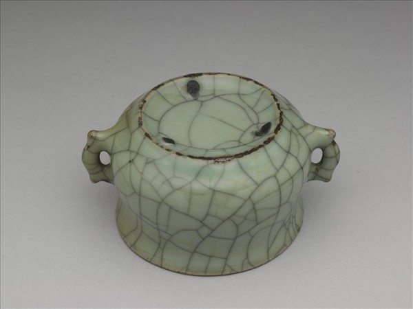 仿哥釉魚耳爐